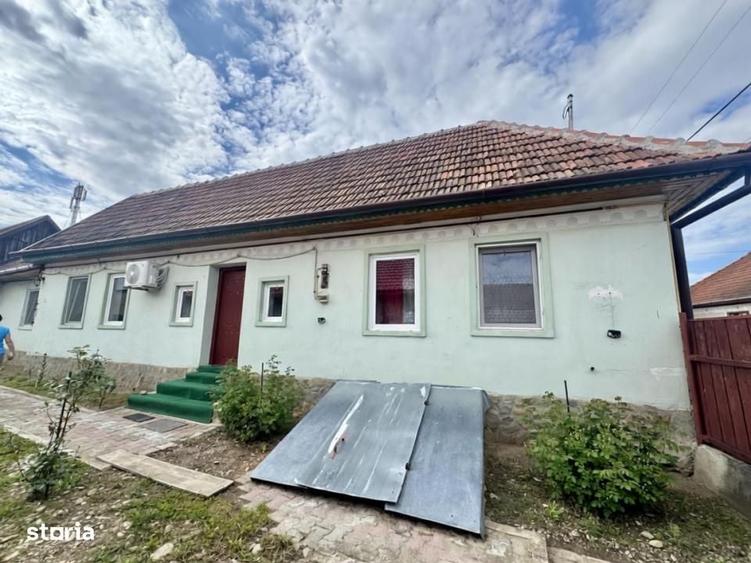 Casă cu 2 camere în Arpașu de Sus