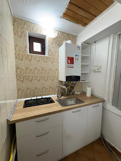 Garsonieră decomandată în Cișmigiu