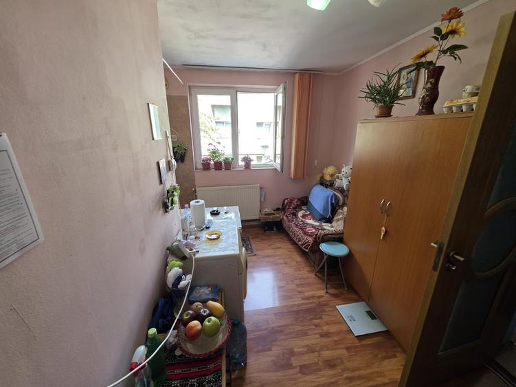Apartament cu 2 camere decomandat în Rahova