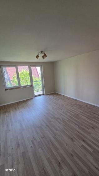 Apartament cu 3 camere decomandat în Burdea