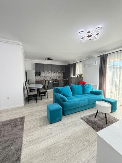 Apartament cu 2 camere semidecomandat, mobilat în Florești
