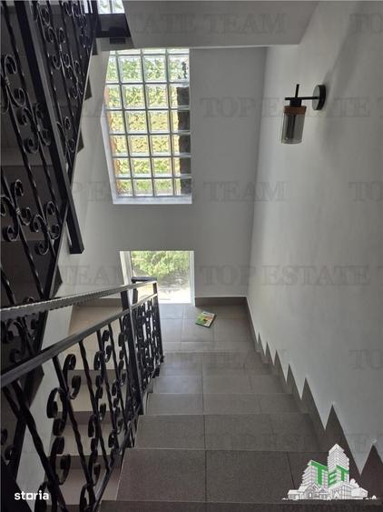 Casă cu 4 camere în Palazu Mare