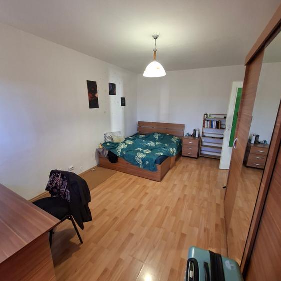 Apartament cu 4 camere decomandat în Mărăști