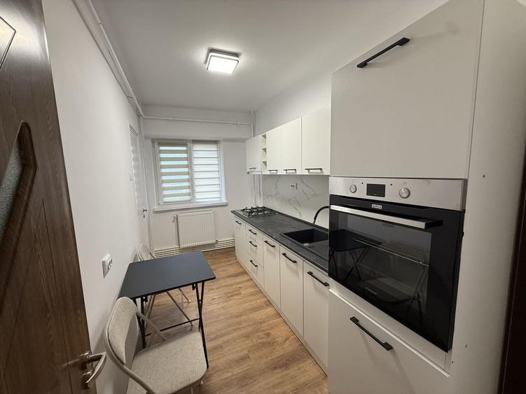 Apartament cu 2 camere decomandat în Rovine
