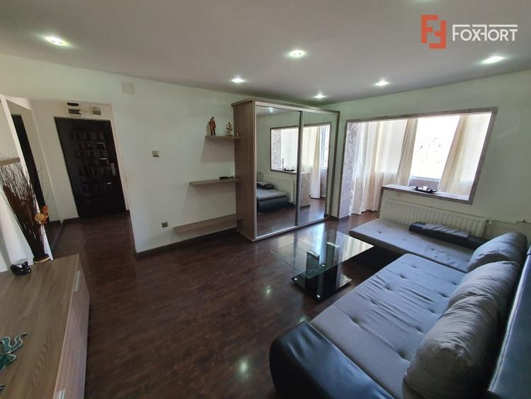 Apartament cu 2 camere semidecomandat, mobilat în Girocului