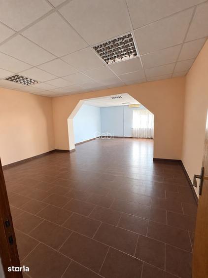 Casa cu 4 camere, pivni?a ?i teren 221 mp,curte individuala