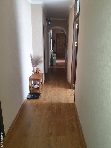 Apartament cu 5 camere decomandat în Găvana