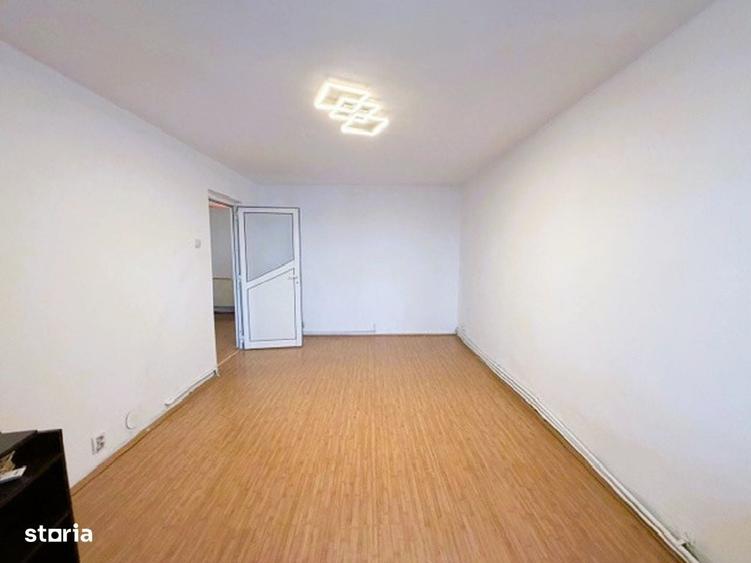 Apartament cu 3 camere decomandat în Tineretului