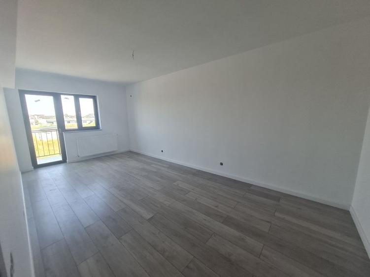 Vila cu 4 camere,2 bai,finisaje deosebite,curte 330 mp - 7