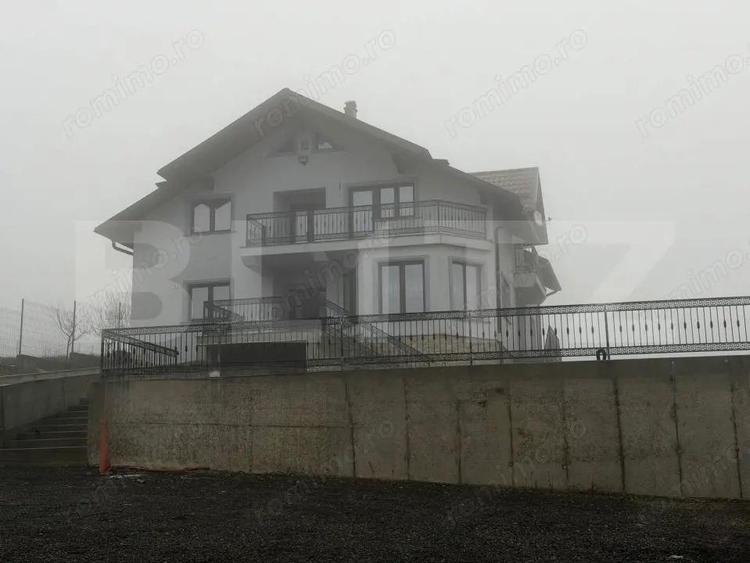 Casa de lux, 270mp utili, 7 camere, 1800mp teren in Salcea - 3