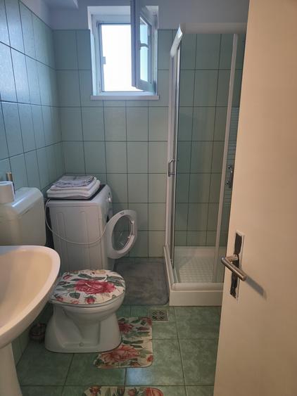 Garsoniera in vila decomandata --renovata -etaj 1 - 7