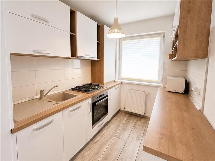 Apartament cu 2 camere semidecomandat, mobilat în Tractorul