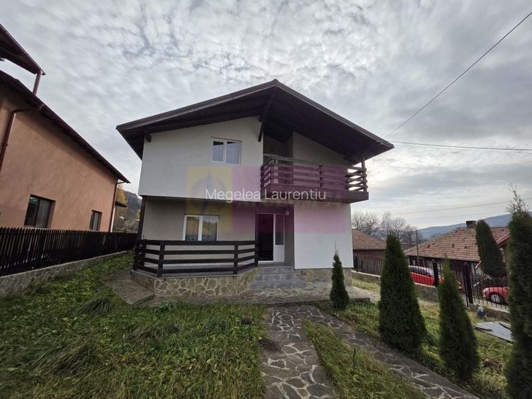 Vila de vacanta cu 4 camere de vanzare in Valea Doftanei
