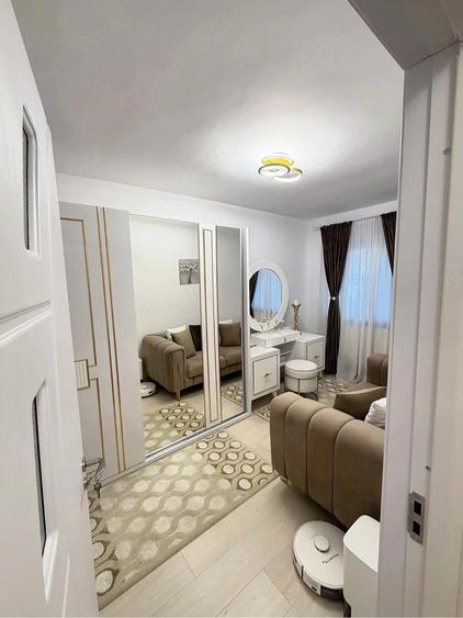 Apartament cu 3 camere semidecomandat în Central