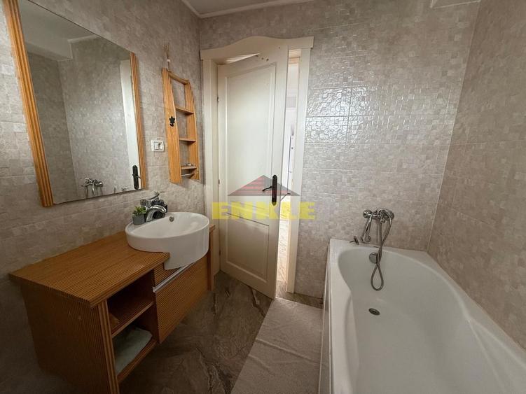 Apartament cu 2 camere semidecomandat în Ultracentral