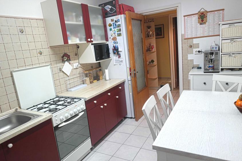 Vand apartement 5 camere + garaj sub bloc zona Vlaicu-Stupilor - 6