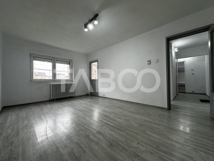 Apartament de vanzare decomandat 2 camere etaj 1 Vasile Aaron - 2