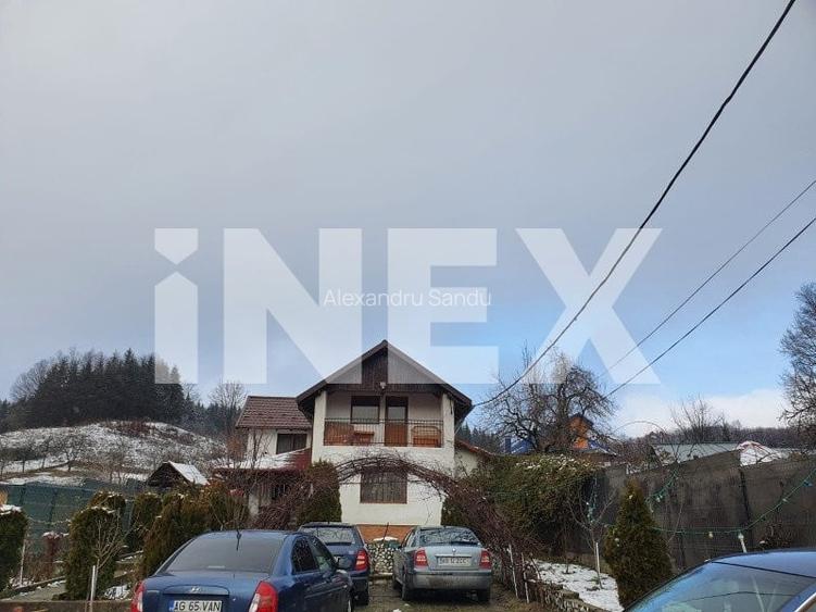 Casa la Padure cu 6 camere de vanzare - Curtea de Arges, zona Busaga