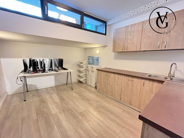 Duplex cu 11 camere cu Canalizare în Turda