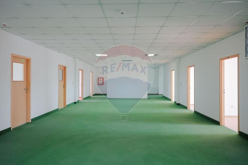 De vânzare Spațiu industrial de 10 129 mp Șoseaua Borșului - 21
