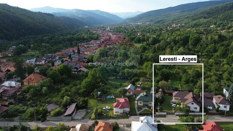 Casa de vanzare in Leresti - la baza muntelui Iezer.