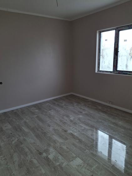 Vindem Casa in Lumina - 6