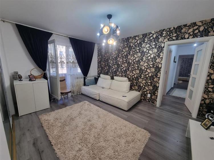 Apartament cu Trei Camere LUX - 1