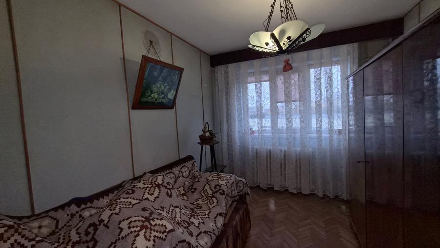 Tomis 1 - ap 3 cam, et 4/4 , gaze la usa (necesita renovare) - 18