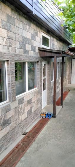 Casa de vanzare in spate la bloc privilege - 2