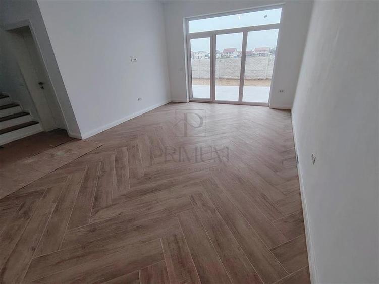 Duplex 5 camere - despartit prin camera tehnica - langa 4 benzi - 4