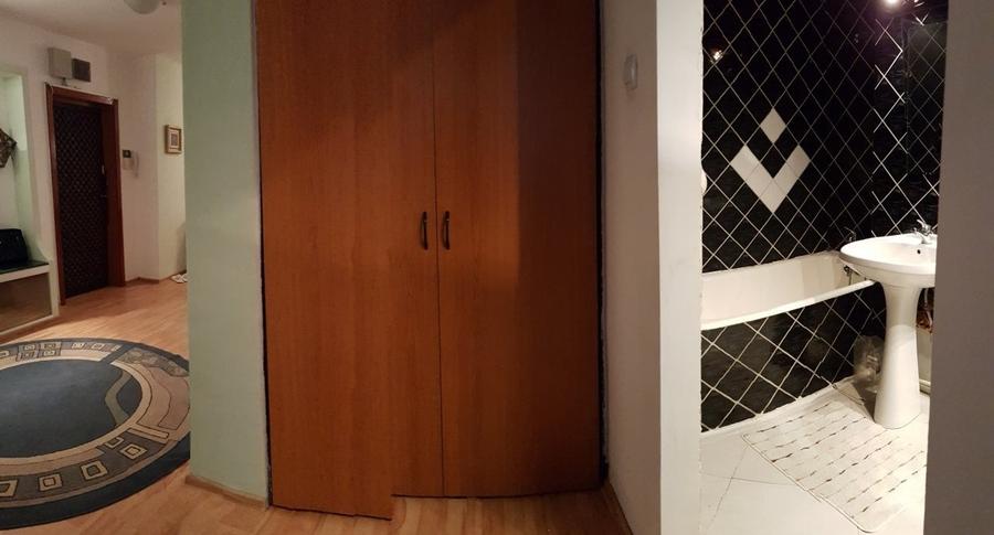 Apartament trei camere decomandate, mobilat si utilat, etaj unu, ultracentral - 17