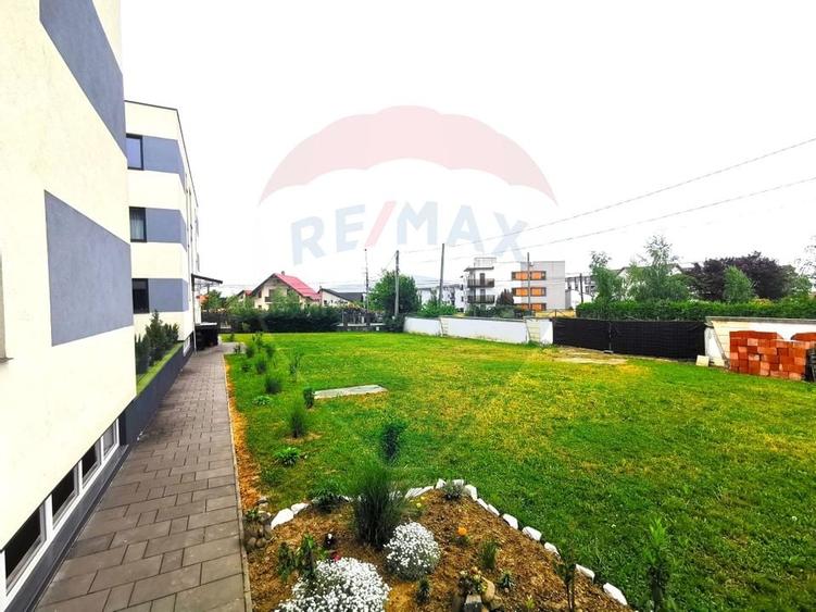 DE VANZARE - Apartament 3 camere, decomandat, Str. Victoriei - 10