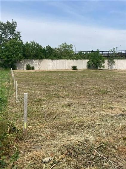 TEREN INRAVILAN DE VANZARE  IN EXCLUSIVITATE IN BACAU - 1