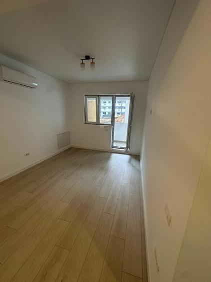 Gars cu gradina, ideal salon sau locuit! - 9