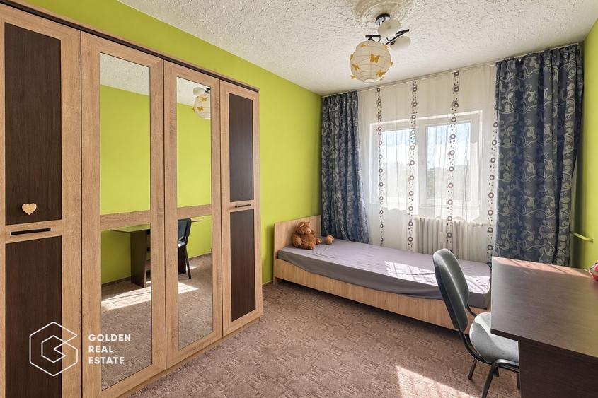 Apartament cu 4 camere decomandat în Aurel Vlaicu