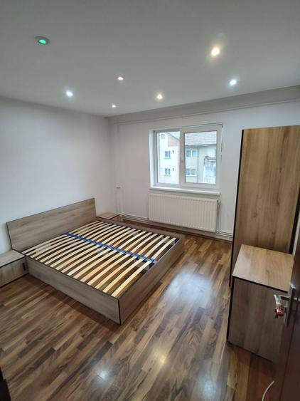 2 Camere de inchiriat - 4