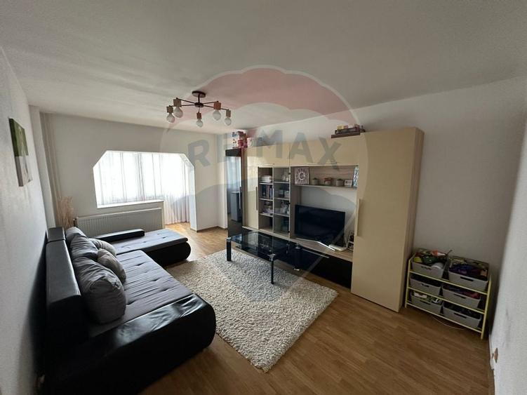 Apartament cu 2 camere de vânzare în zona Lapus Arges - 1