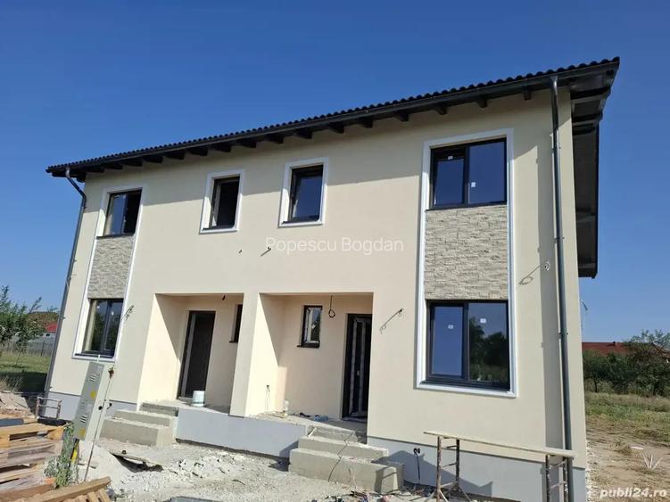 Vand casa tip duplex