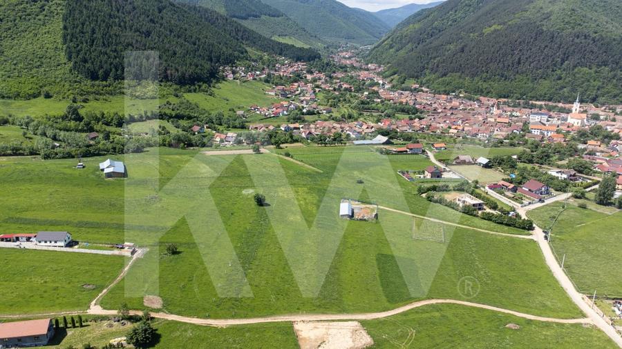 Teren cu peisaj spectaculos in Gura Raului – munte, aer curat, libertate - 13