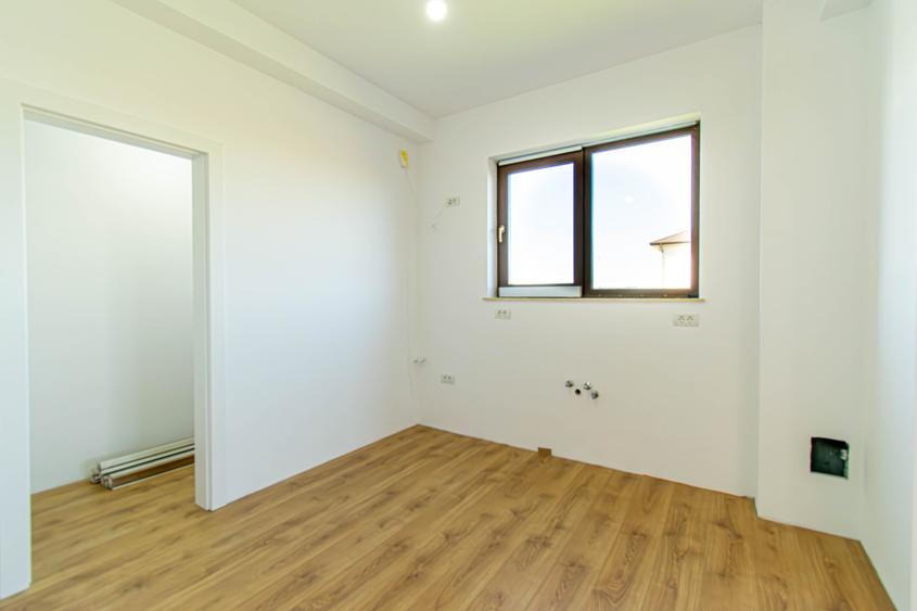 Proiect Aleea cu Tei, 5 vile la cheie, curte amenajata - 28