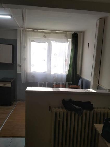 Garsoniera în zona LA TERENURI - 4