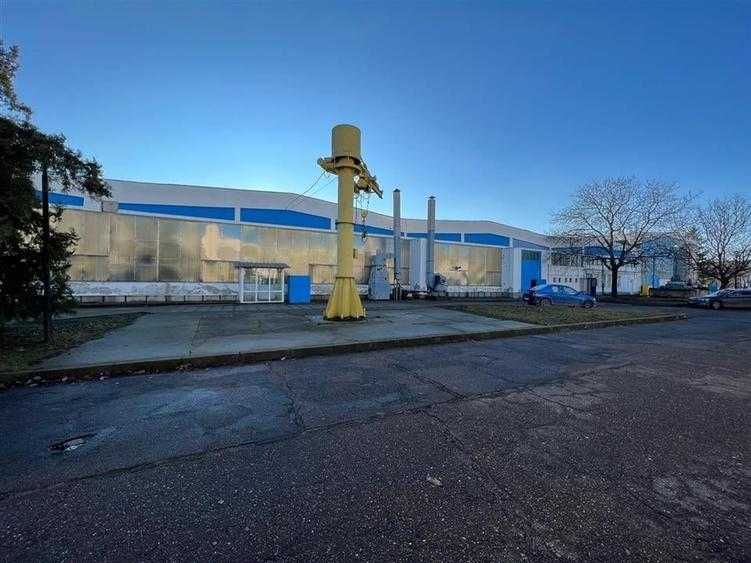 Hala industriala de inchiriat cu toate utilitatile in Focsani - 1