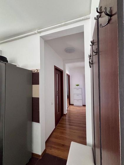 Apartament cu 3 camere decomandat Poarta 6 - mobilat si utilat modern - 1