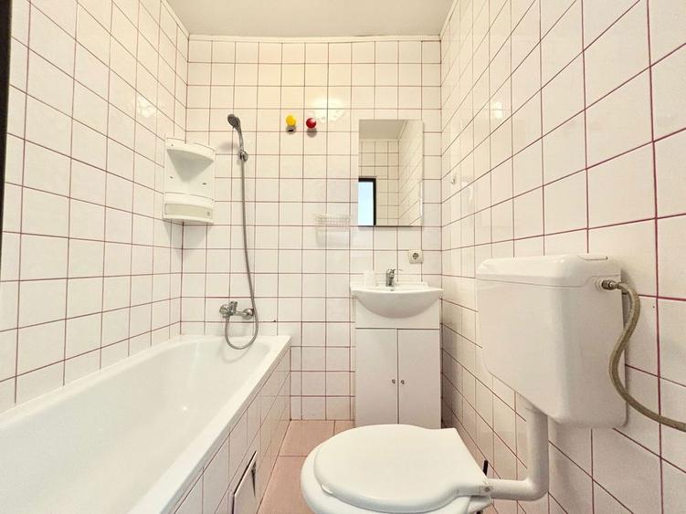 Garsoniera langa Mall liber din 15 aprilie. - 8