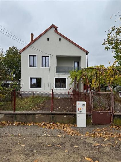 Casă individuală cu 5 camere cu Canalizare în Ciarda Roșie