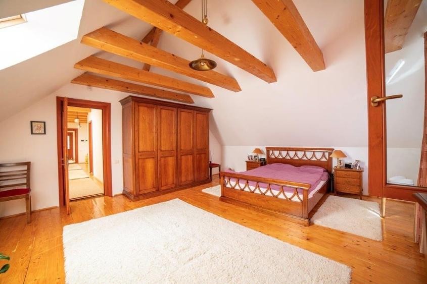 Saxon-Style Estate for Sale in Sanpetru (Petersberg), Brașov, Transylvania - 9