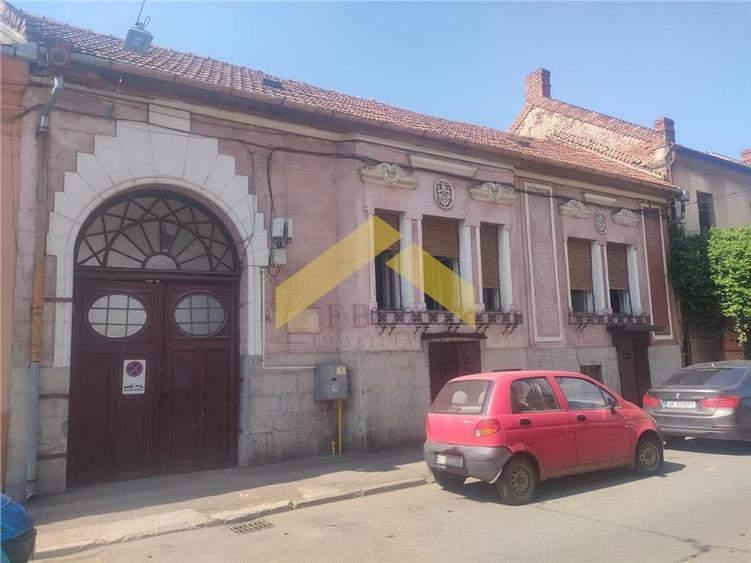 Casa cu 6 camere de vanzare Ultracentral - 2