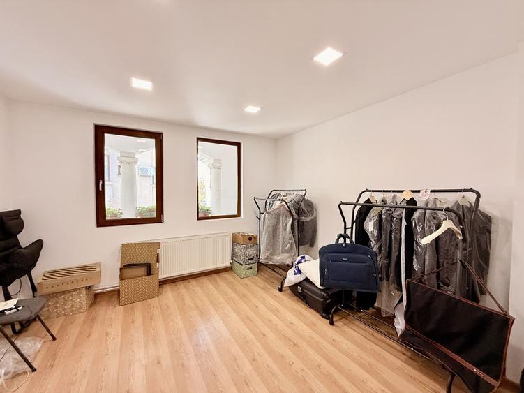 Piata Unirii Fantani Vila  500 mp utili curte 204 mp - 15