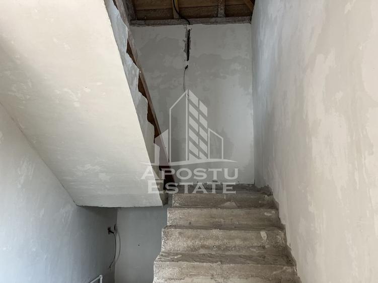 Casă individuală cu 4 camere cu Canalizare în Sânandrei