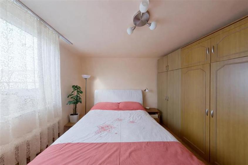 Un colt de liniste la poalele Tampei, Schei -  Casuta singura in curte, Brasov - 4